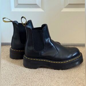 Black Platform Chelsea Boots - Dr. Martens